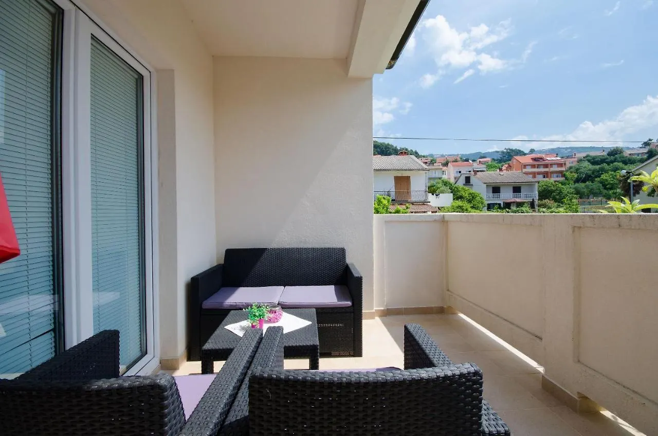 Apartments Toni Banjol