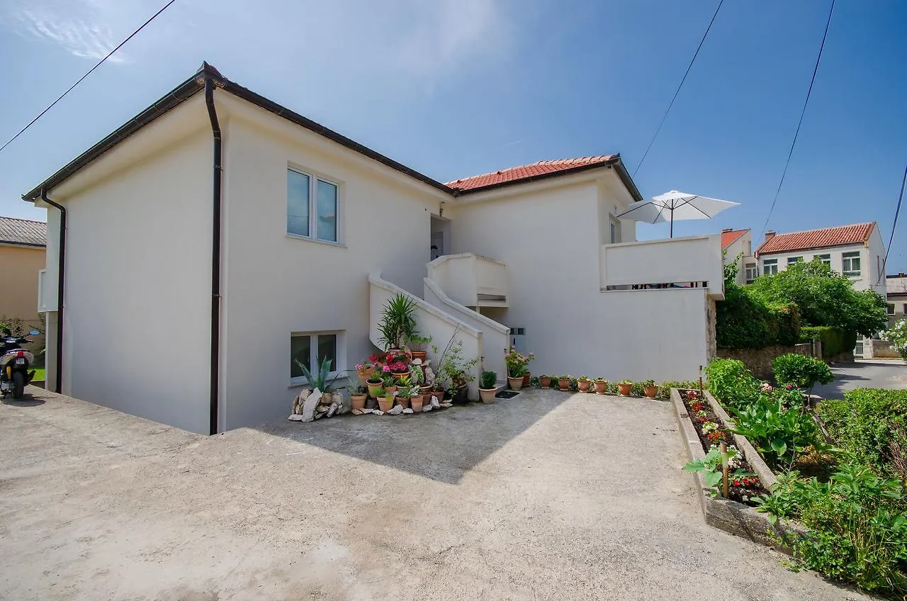 Apartments Toni Banjol